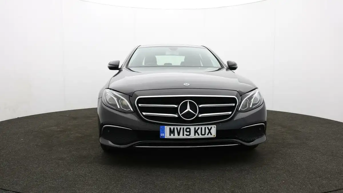 2019-mercedes-benz-e-class-20d-e220d-se-ss-saloon-4d-big-53