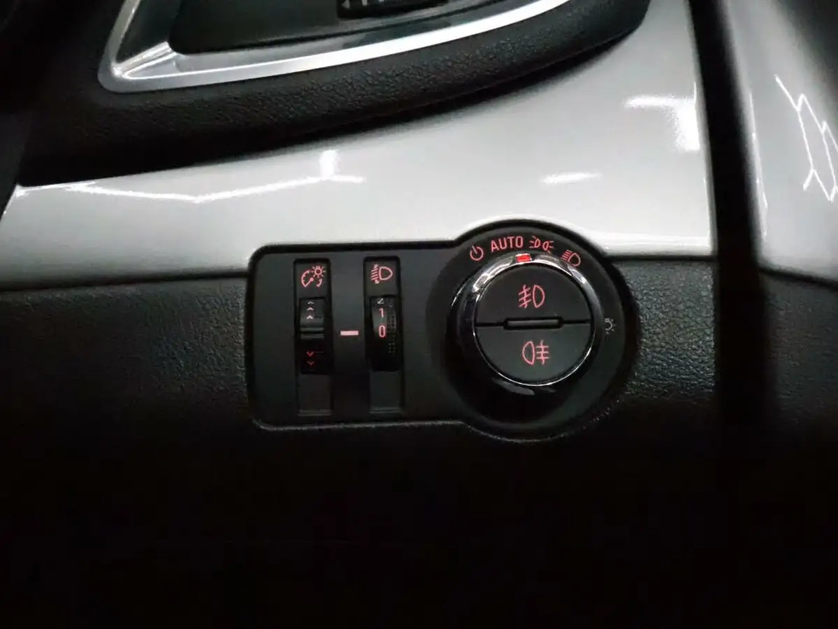 2015-vauxhall-mokka-14i-16v-turbo-exclusiv-ss-big-28