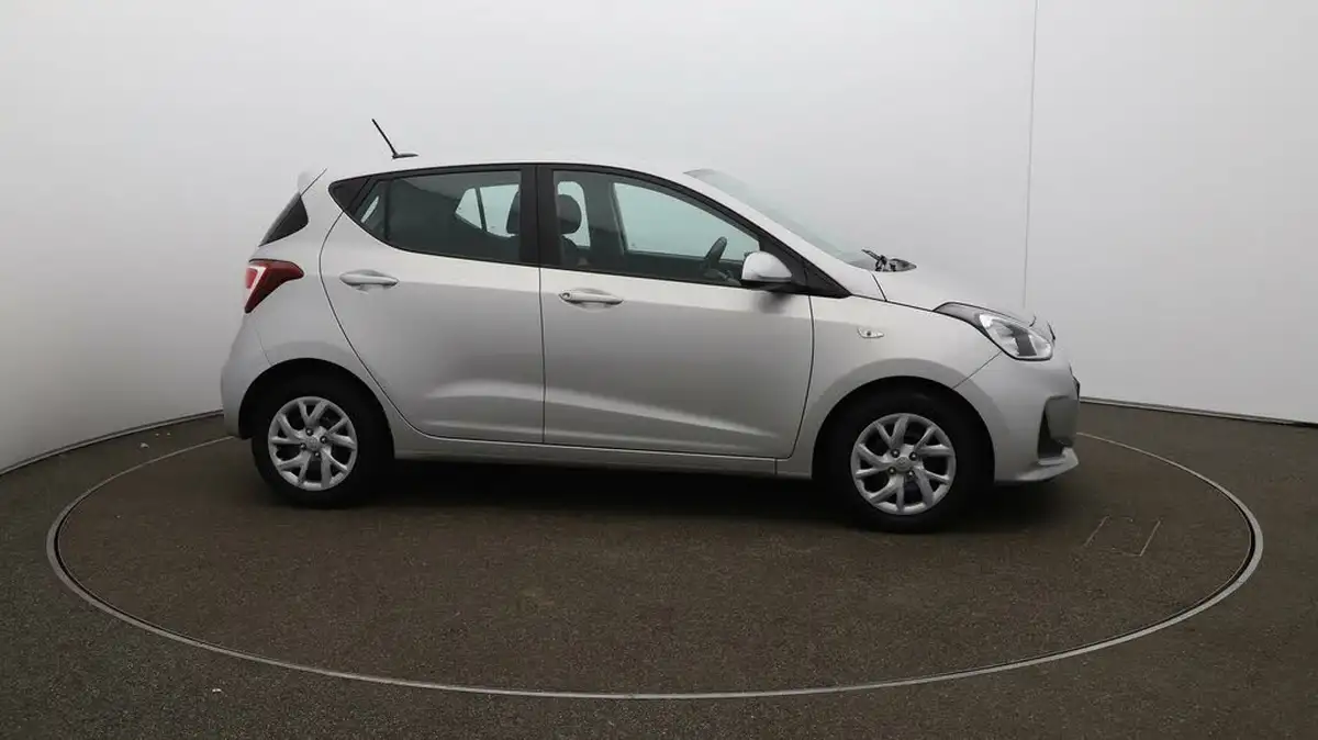 2017-hyundai-i10-12-se-big-47