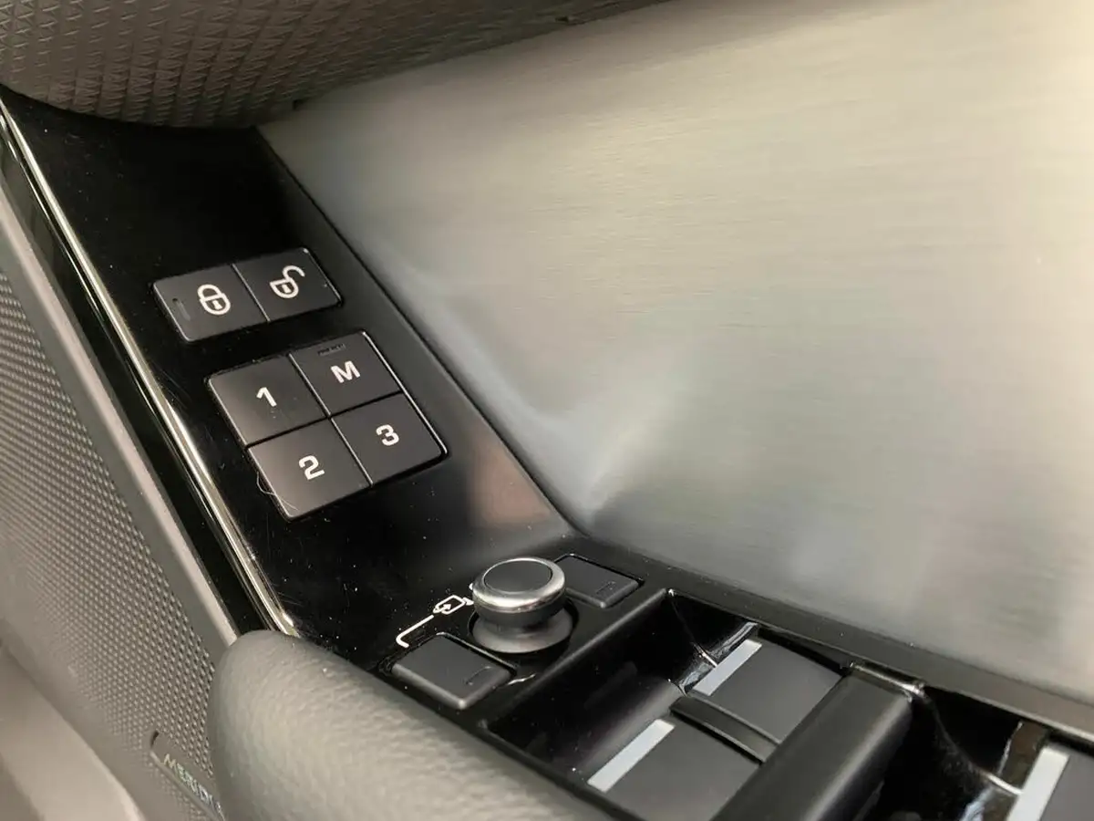 2018-land-rover-range-rover-velar-20-d180-r-dynamic-s-big-16