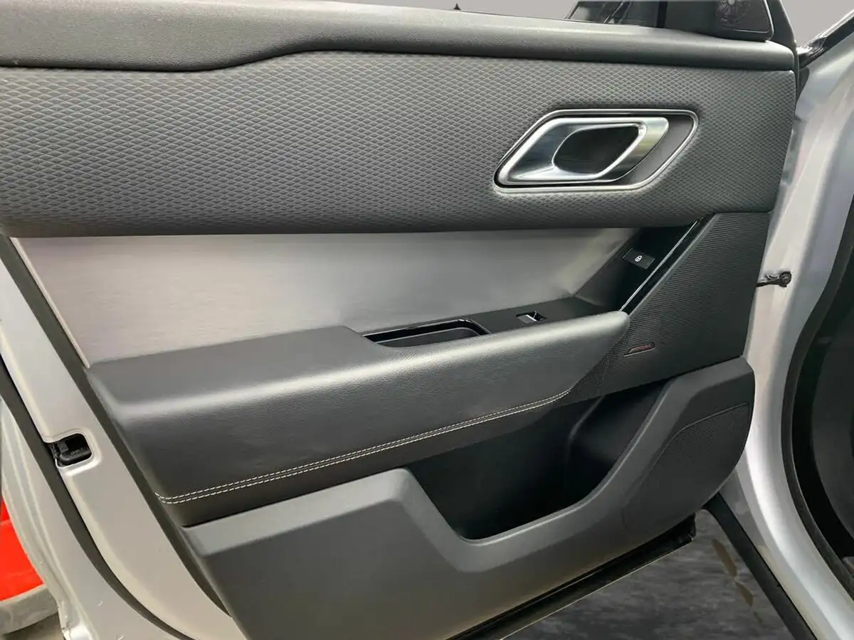 2018-land-rover-range-rover-velar-20-d180-r-dynamic-s-big-40