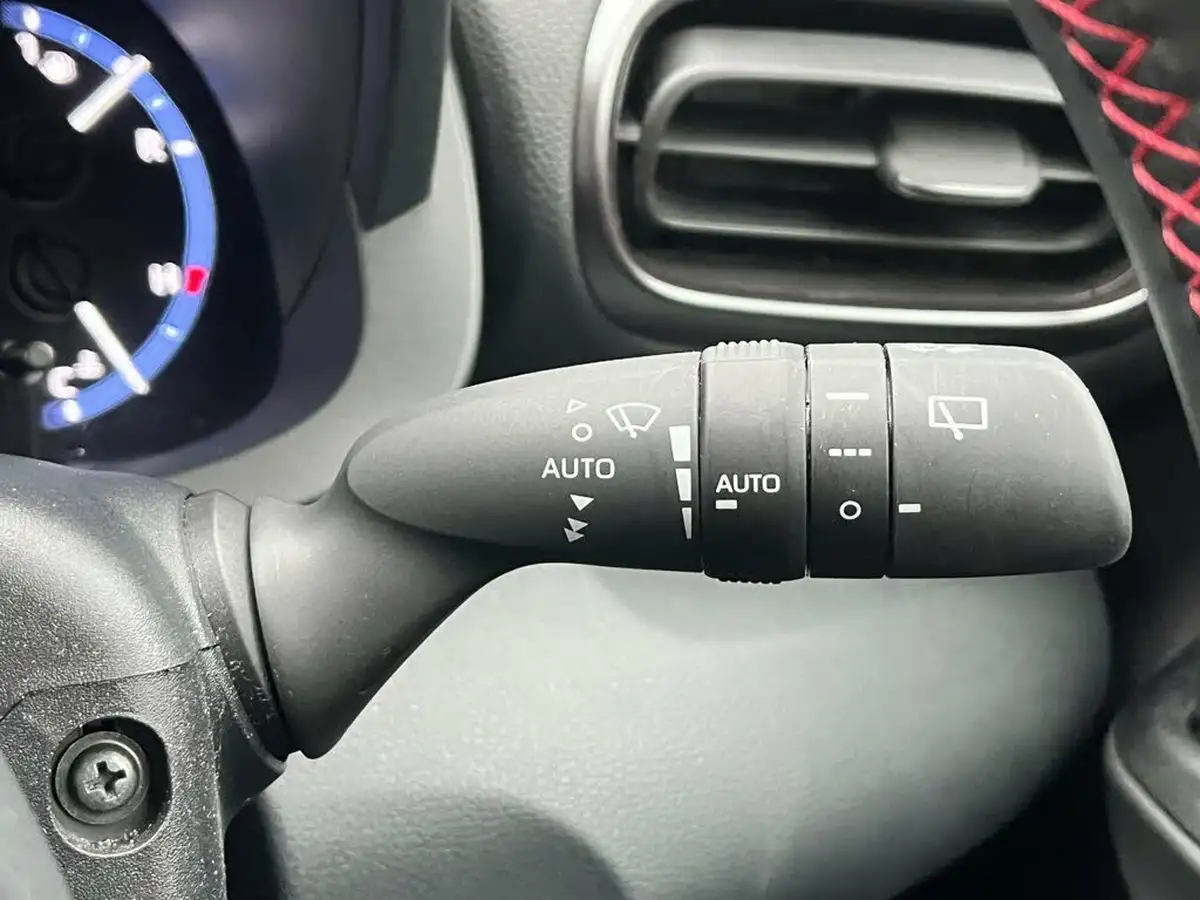 2023-toyota-yaris-cross-15-vvt-i-gr-sport-big-52