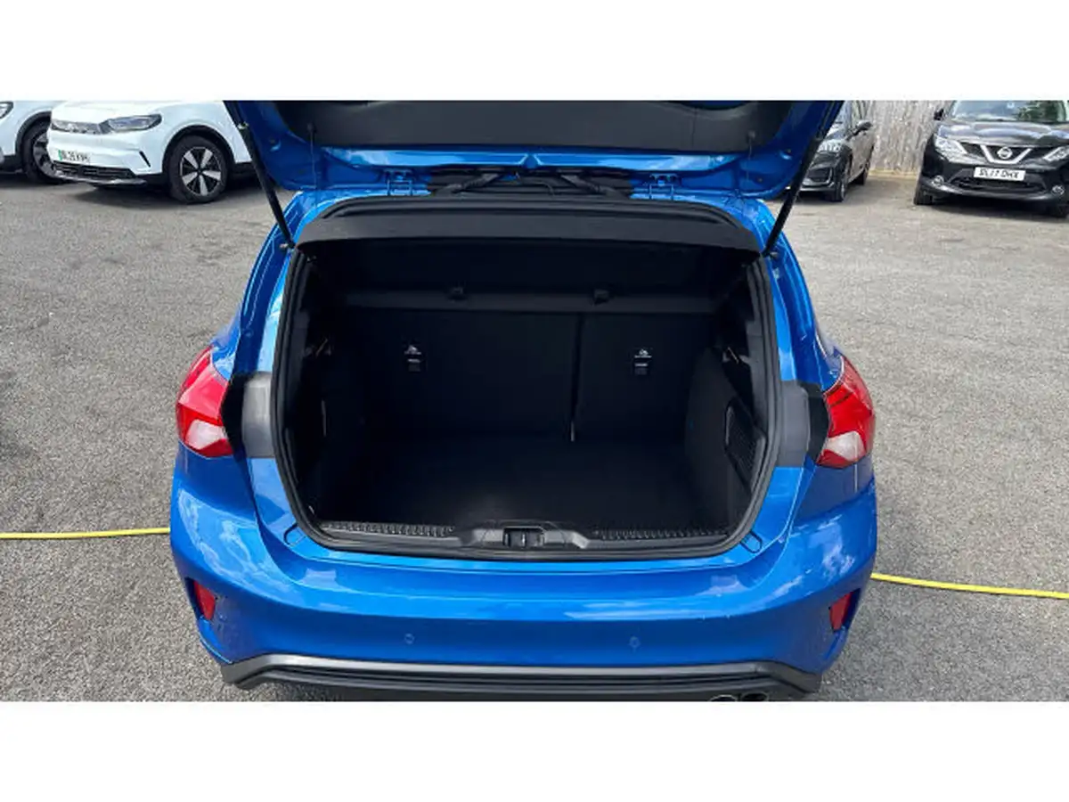 2018-ford-focus-10t-st-line-x-125ps-hatchback-big-3