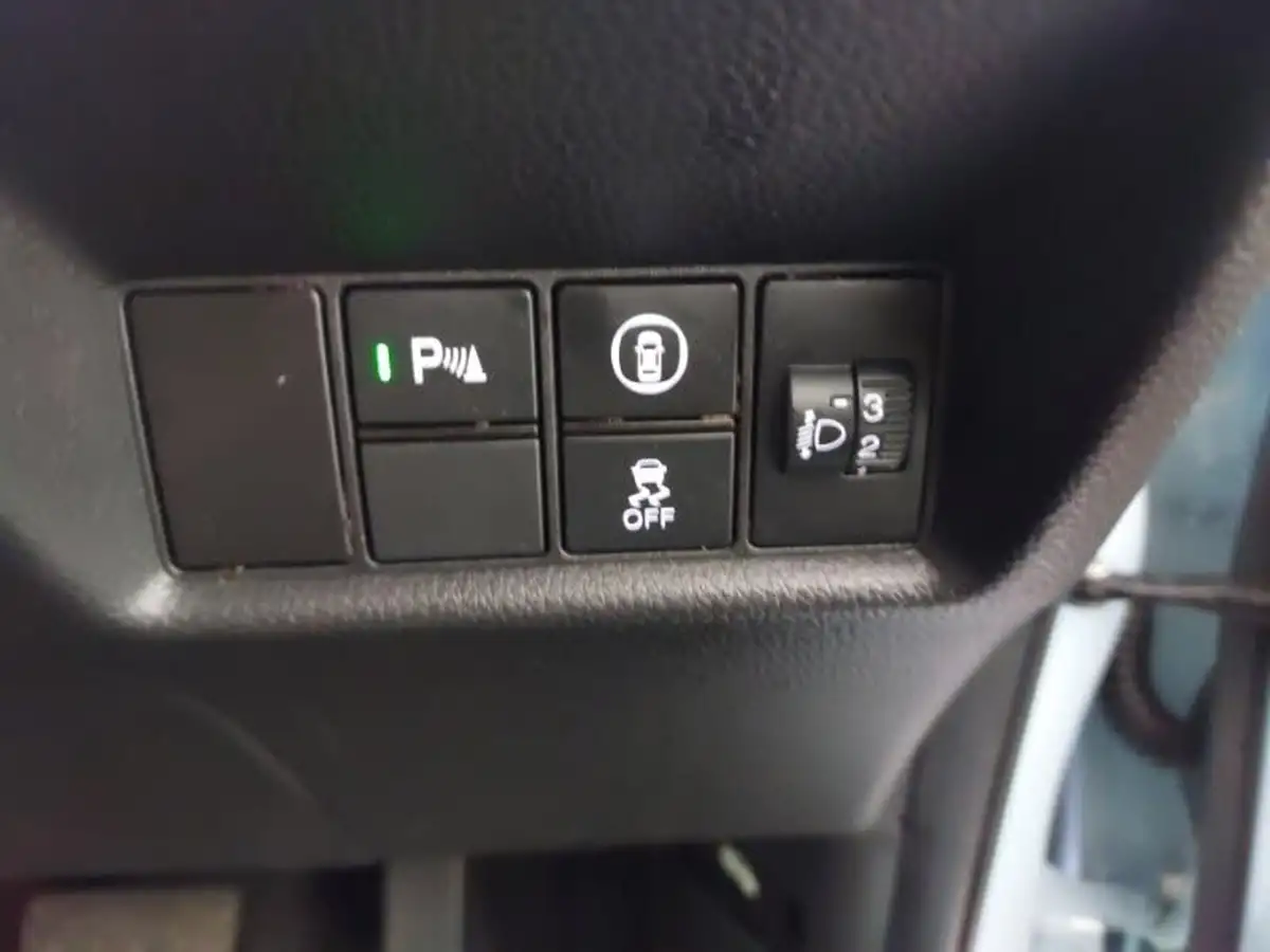 2022-honda-jazz-15-i-mmd-ex-109ps-big-13