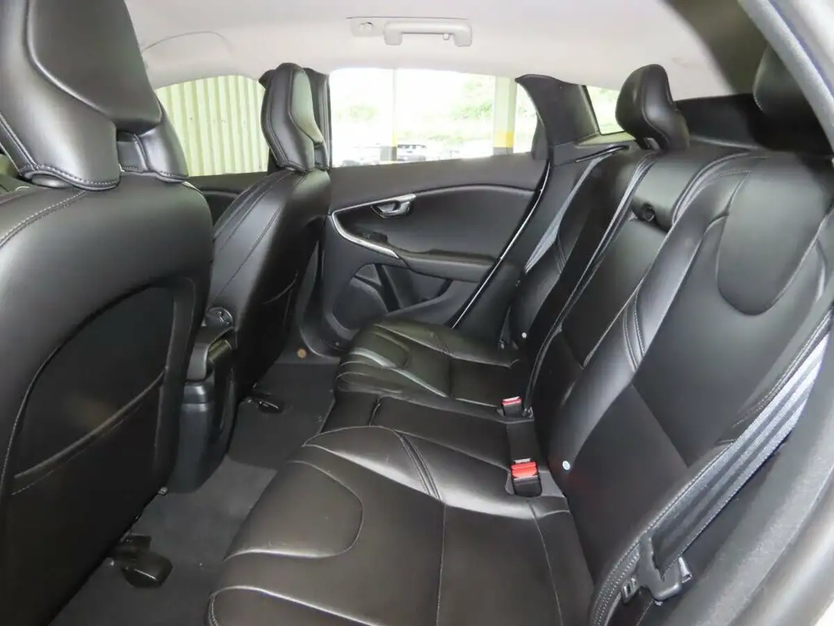 2017-volvo-v40-20td-d3-inscription-geartronic-big-7