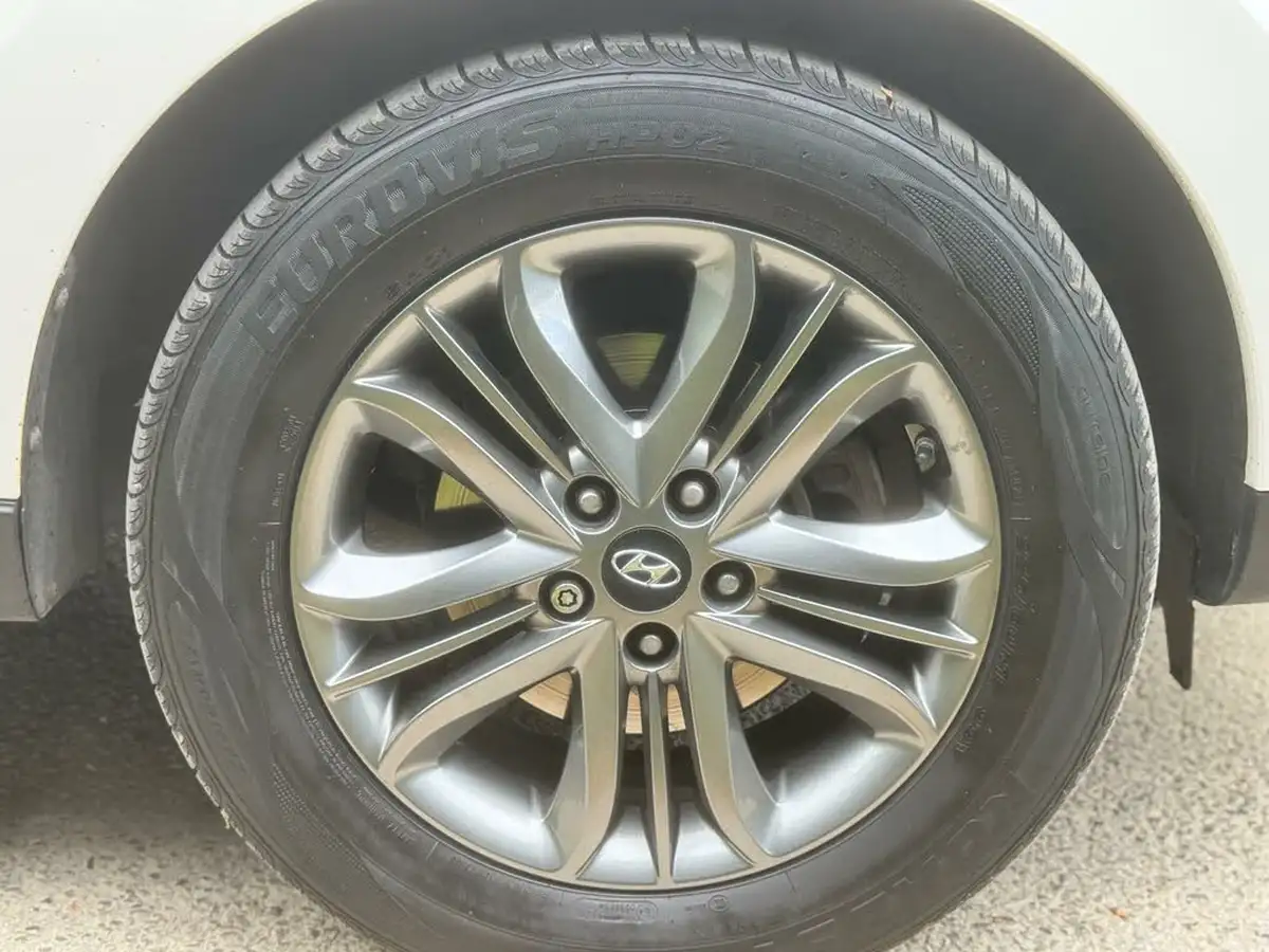 2014-hyundai-ix35-17td-se-big-28