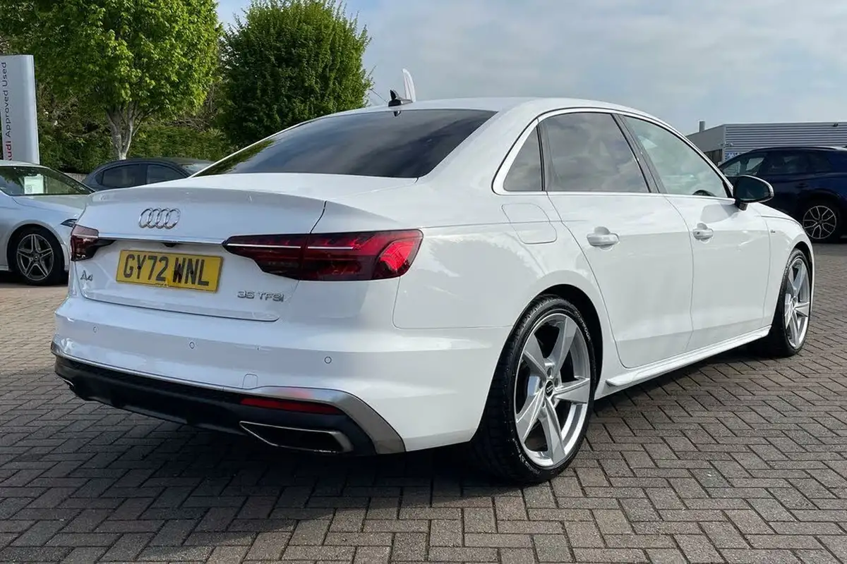 2022-audi-a4-20-35-tfsi-s-line-tronic-big-3