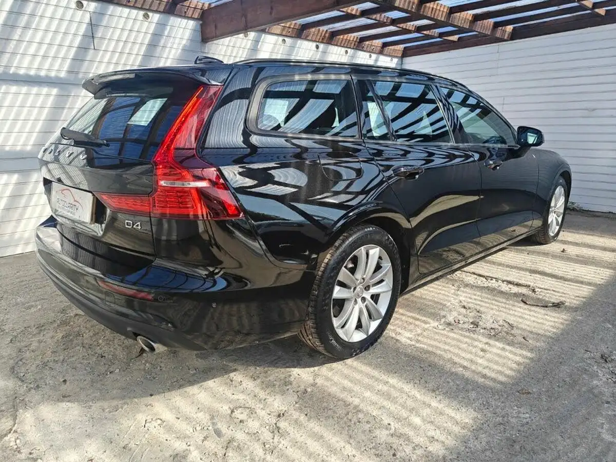 2018-volvo-v60-20td-d4-momentum-geartronic-big-10