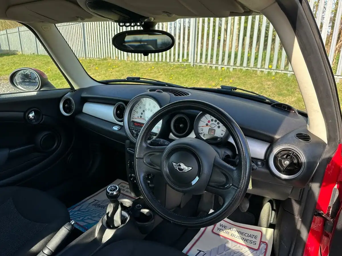 2012-mini-cooper-16-one-98bhp-hatchback-3d-big-12