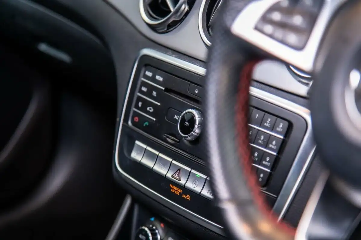 2020-mercedes-benz-gla-class-16-gla-200-amg-line-edition-plus-7g-dct-big-76