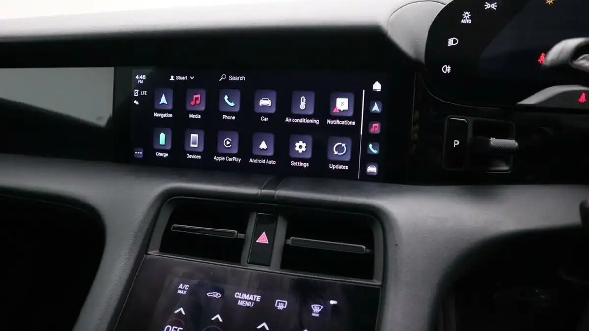 2021-porsche-taycan-e-base-476ps-performance-battery-plus-big-7