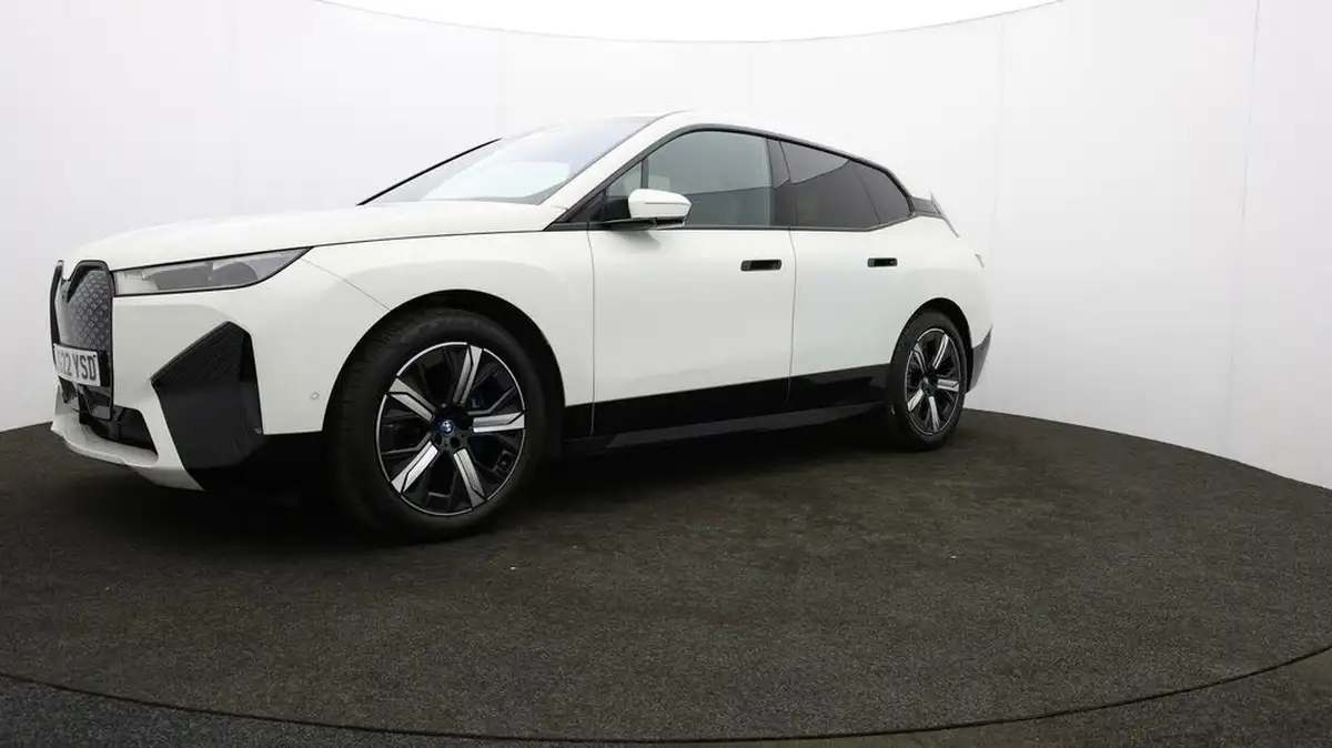 2022-bmw-ix-e-xdrive-40-m-sport-big-60