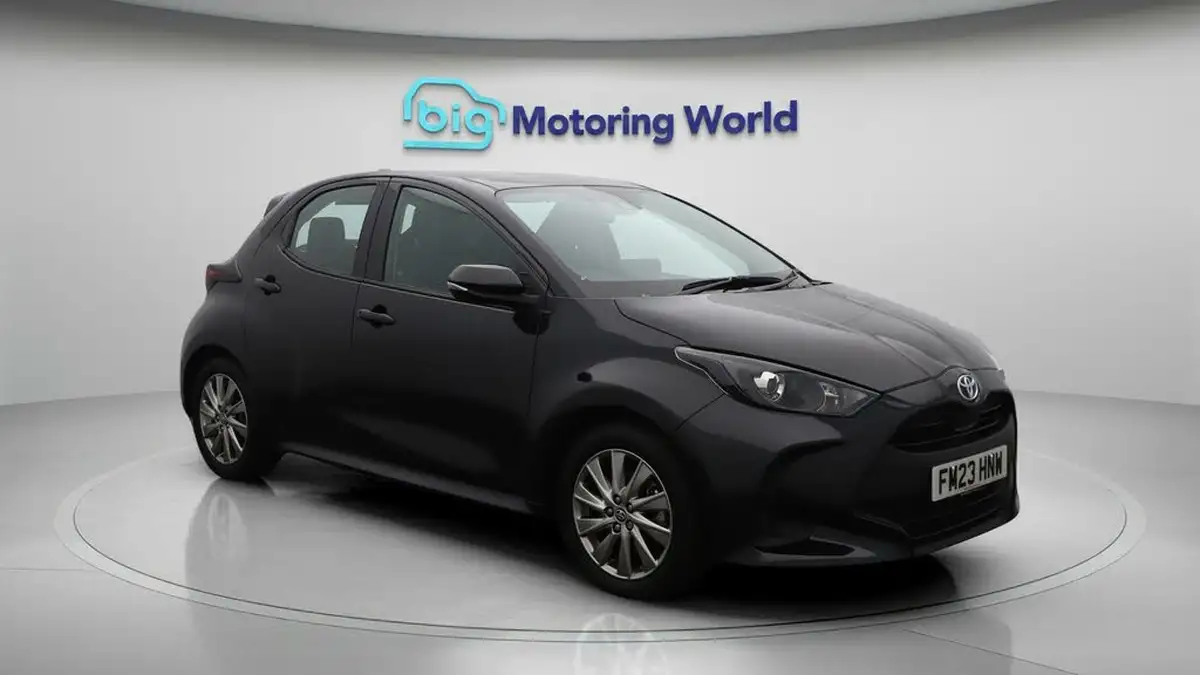 2023-toyota-yaris-15-vvt-i-icon-big-1