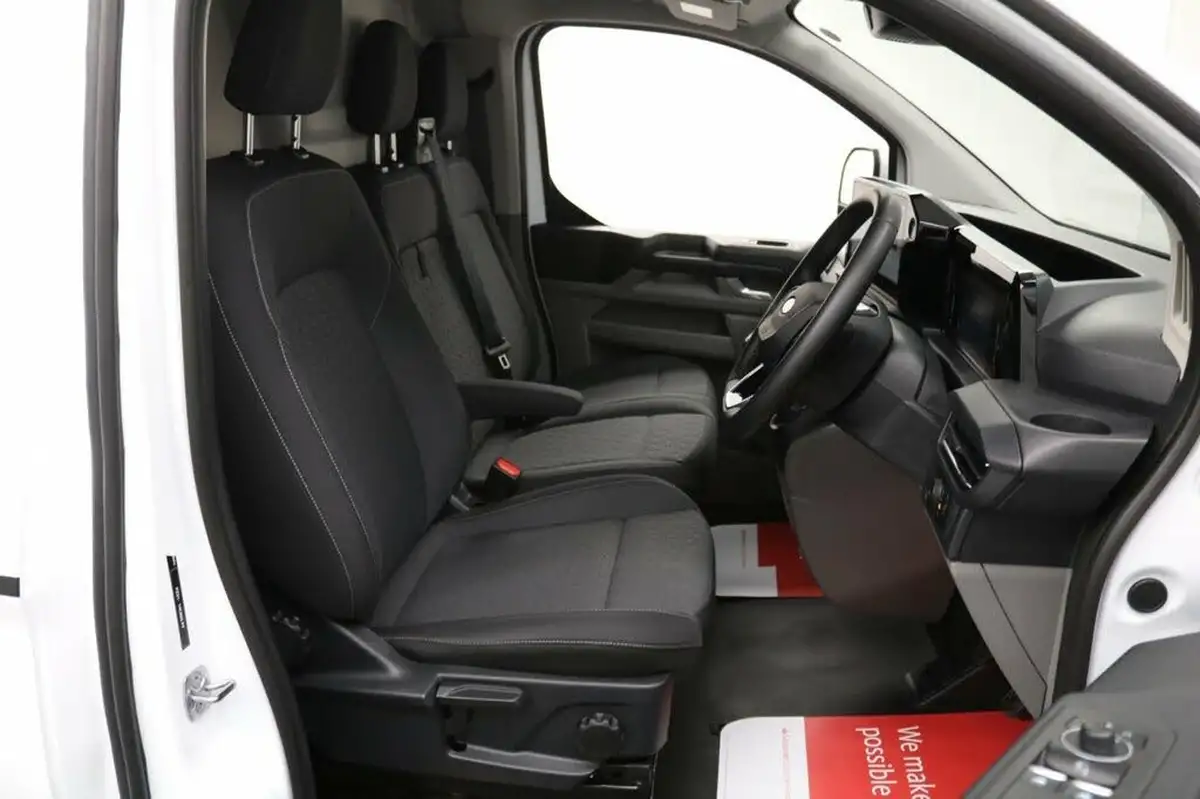 2023-ford-transit-custom-20tdci-300-l1h1-limited-136pseu6e-panel-van-1996cc-big-23