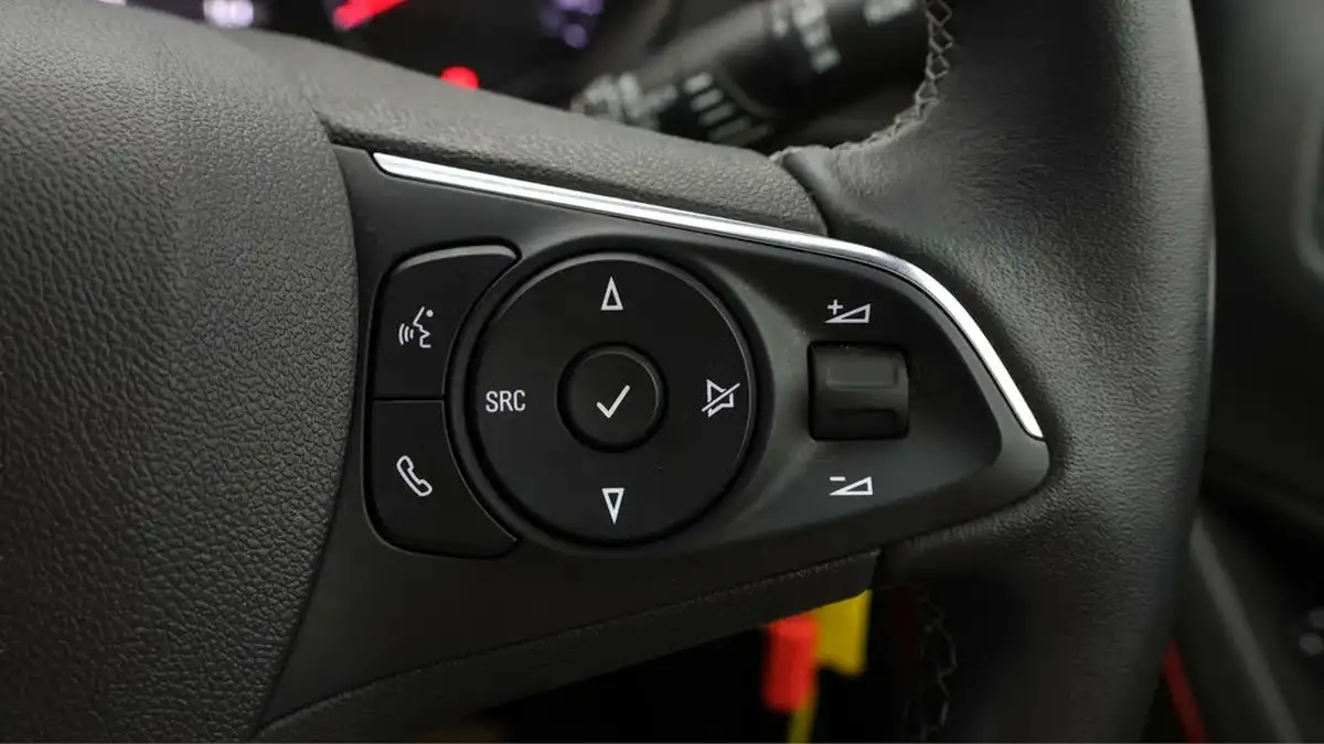 2023-vauxhall-crossland-12-gs-110ps-big-36
