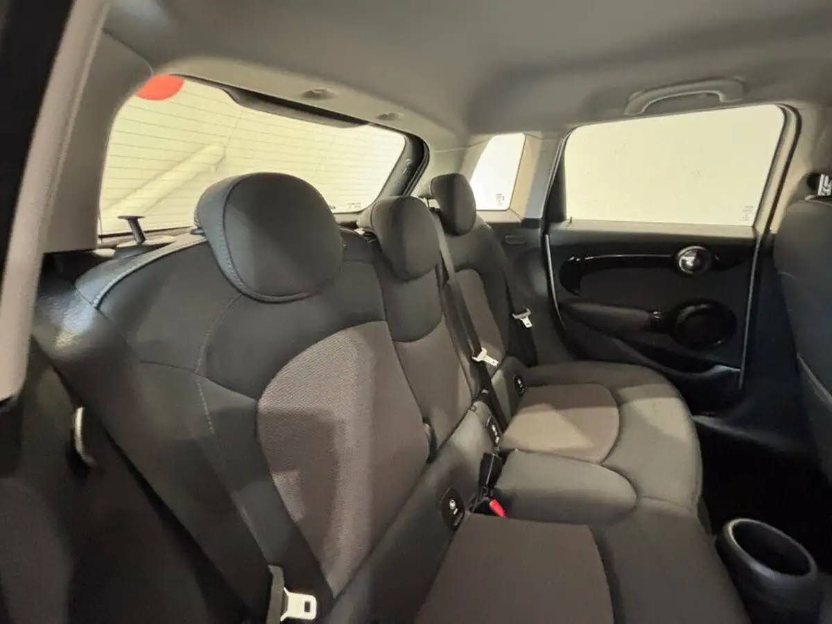 2015-mini-cooper-12-one-ss-5d-big-14