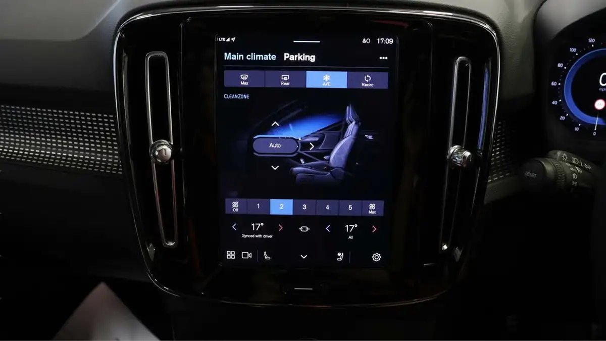 2021-volvo-xc40-e-twin-recharge-plus-big-11