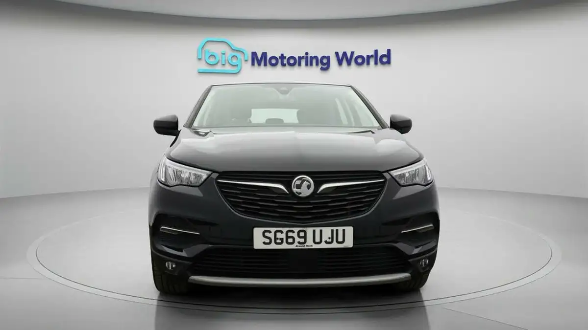 2019-vauxhall-grandland-x-15td-sport-nav-big-1