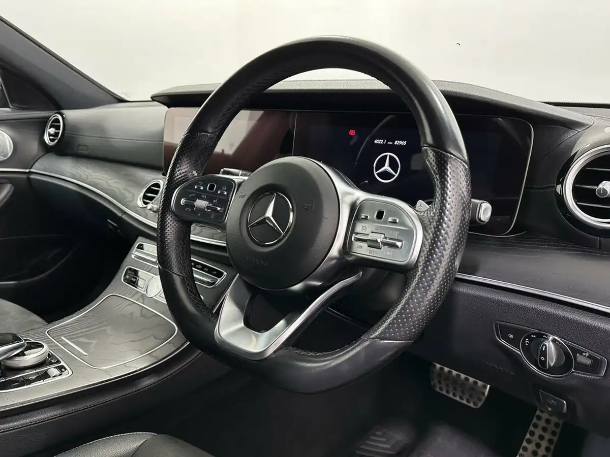 2020-mercedes-benz-e-class-20d-e300d-amg-line-edition-premium-plus-saloon-4d-big-9