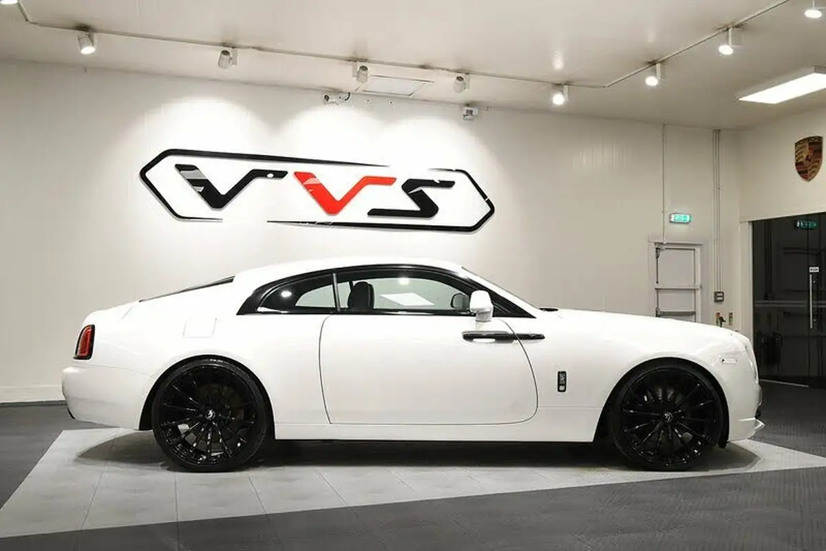 2017-rolls-royce-wraith-66-no-trim-big-1