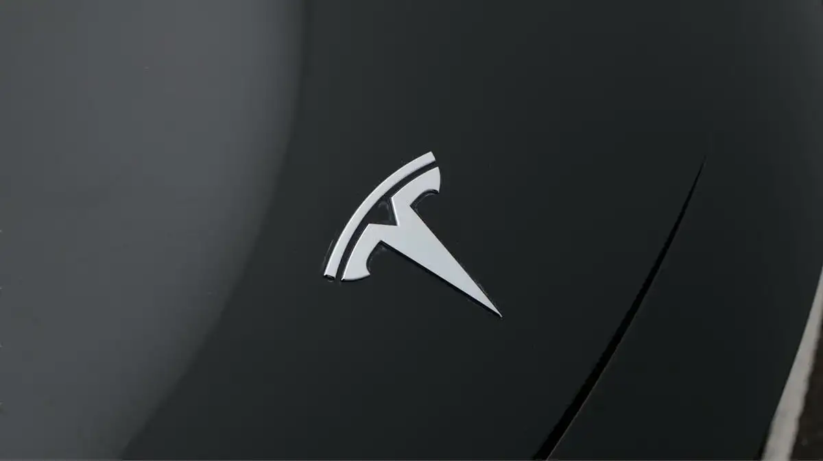 2021-tesla-model-3-e-long-range-4x4-big-22