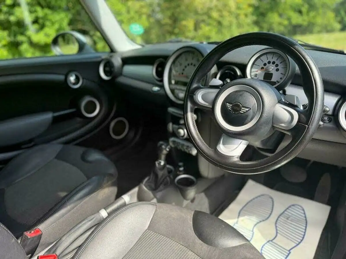2008-mini-clubman-16-cooper-120bhp-auto-big-40