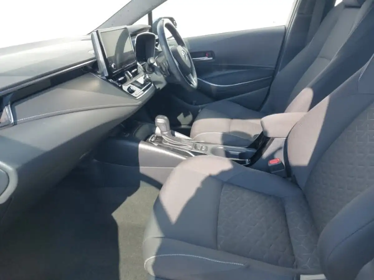 2022-toyota-corolla-20-vvt-i-icon-tech-hatchback-big-4