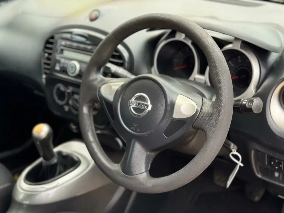 2015-nissan-juke-16-visia-big-26