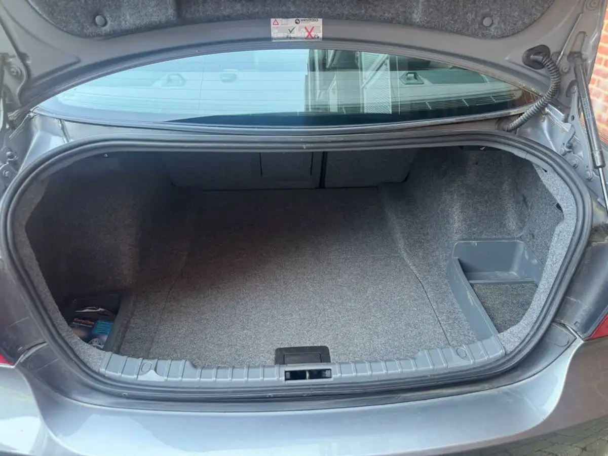 2010-bmw-3-series-20-318i-m-sport-saloon-4d-big-47