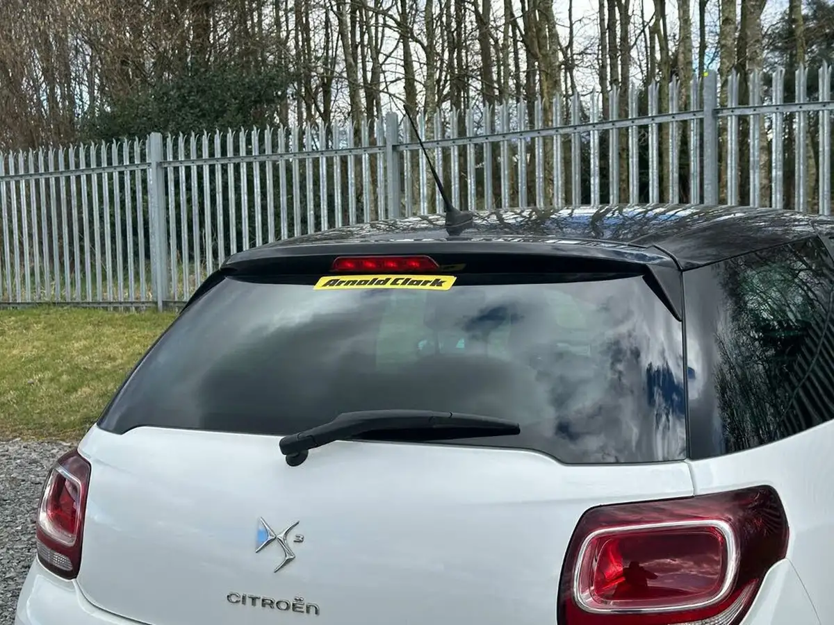 2013-citroen-ds3-16e-hdi-dstyle-plus-airdream-big-11