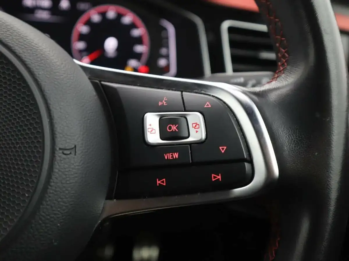 2021-volkswagen-polo-20-tsi-gti-207ps-big-35