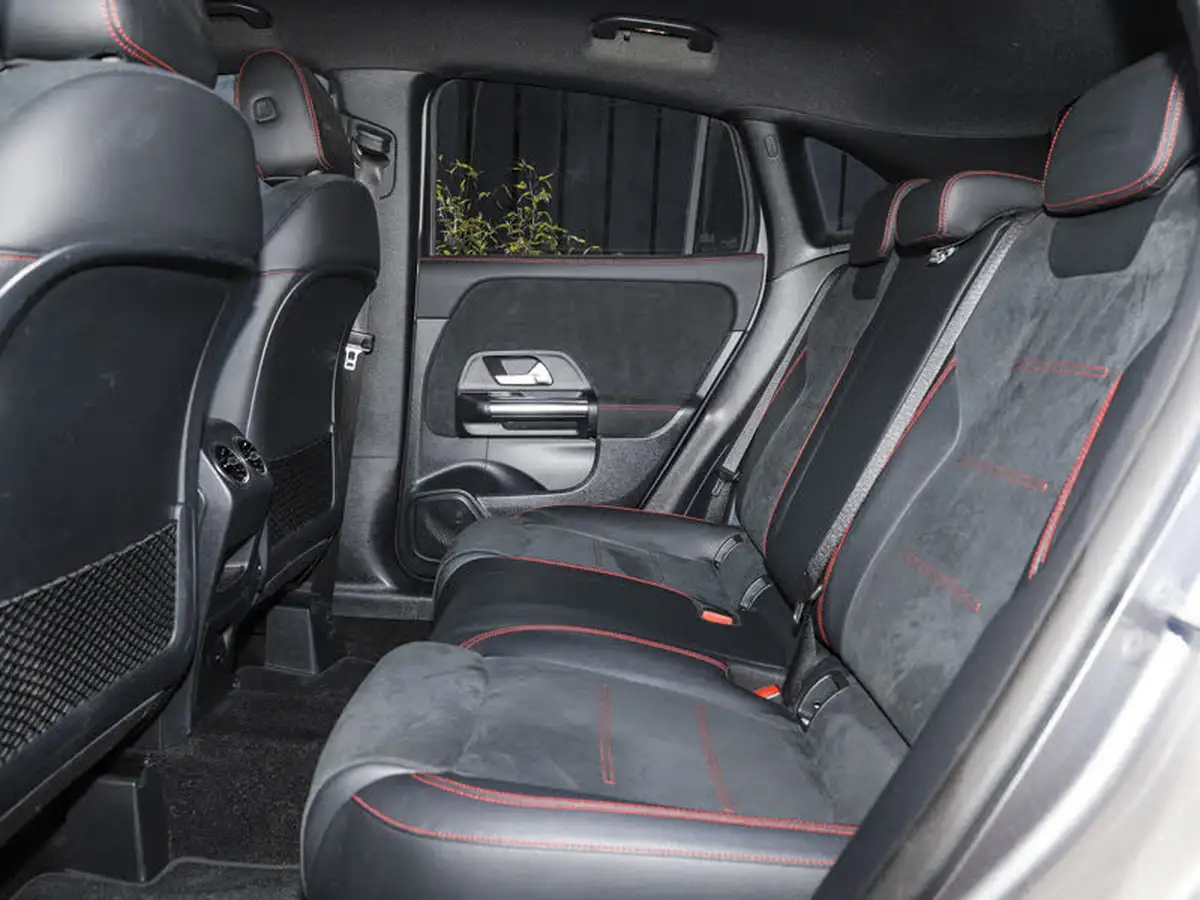 2022-mercedes-benz-gla-class-13-gla-200-amg-line-premium-big-5
