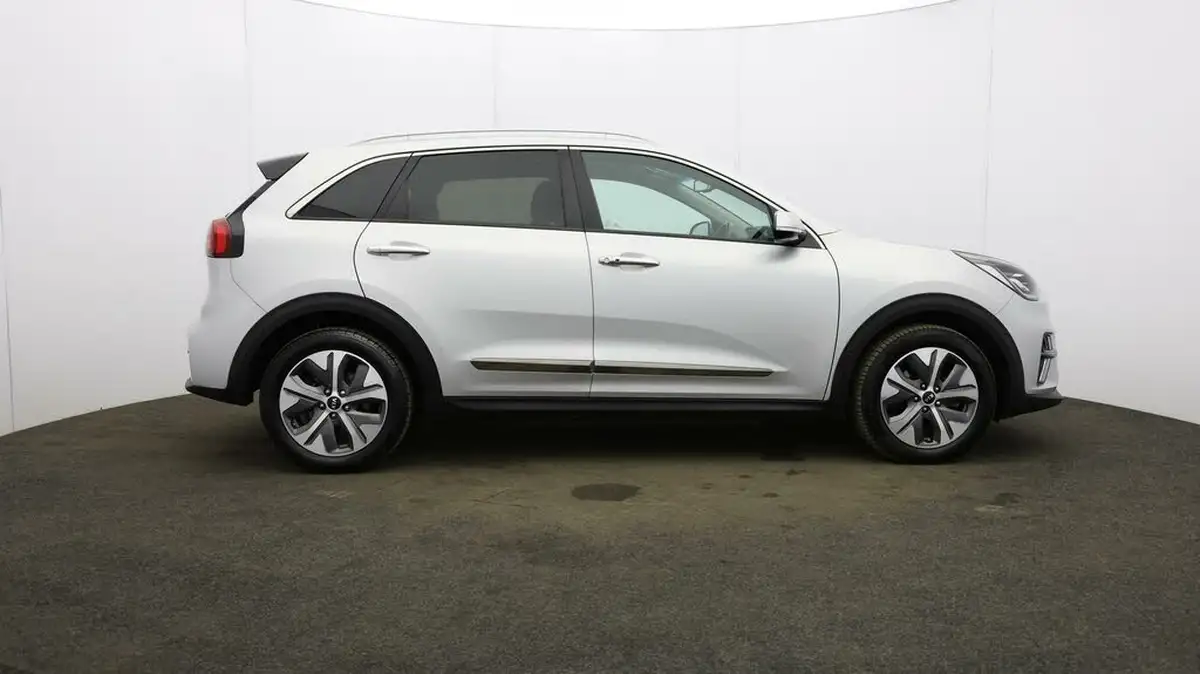 2021-kia-e-niro-ev-4-big-45