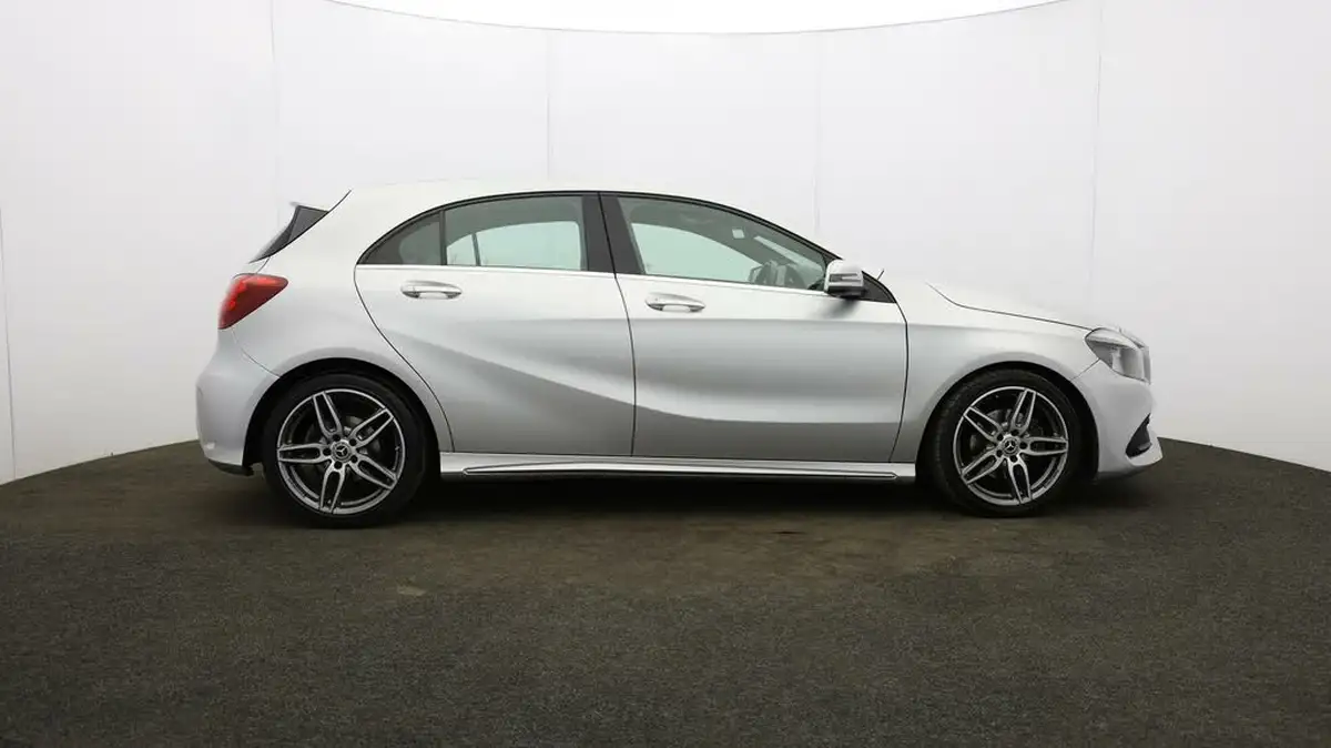 2018-mercedes-benz-a-class-16-a180-amg-line-ss-big-44