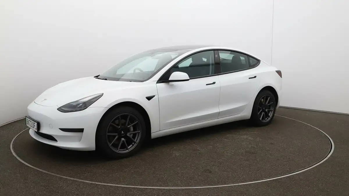2022-tesla-model-3-e-rwd-big-59
