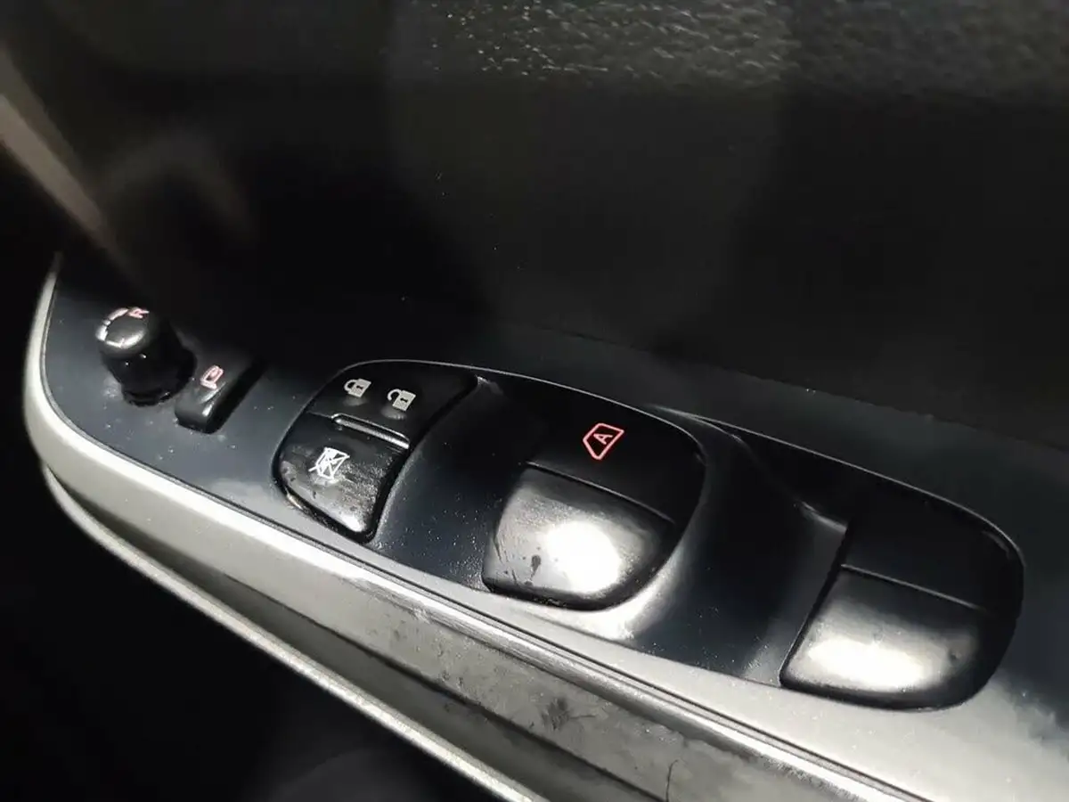 2021-nissan-navara-23dci-tt-tekna-8-navileather-auto-big-31
