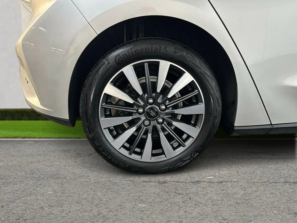 2022-ford-focus-10t-titanium-vignale-125ps-hatchback-big-8