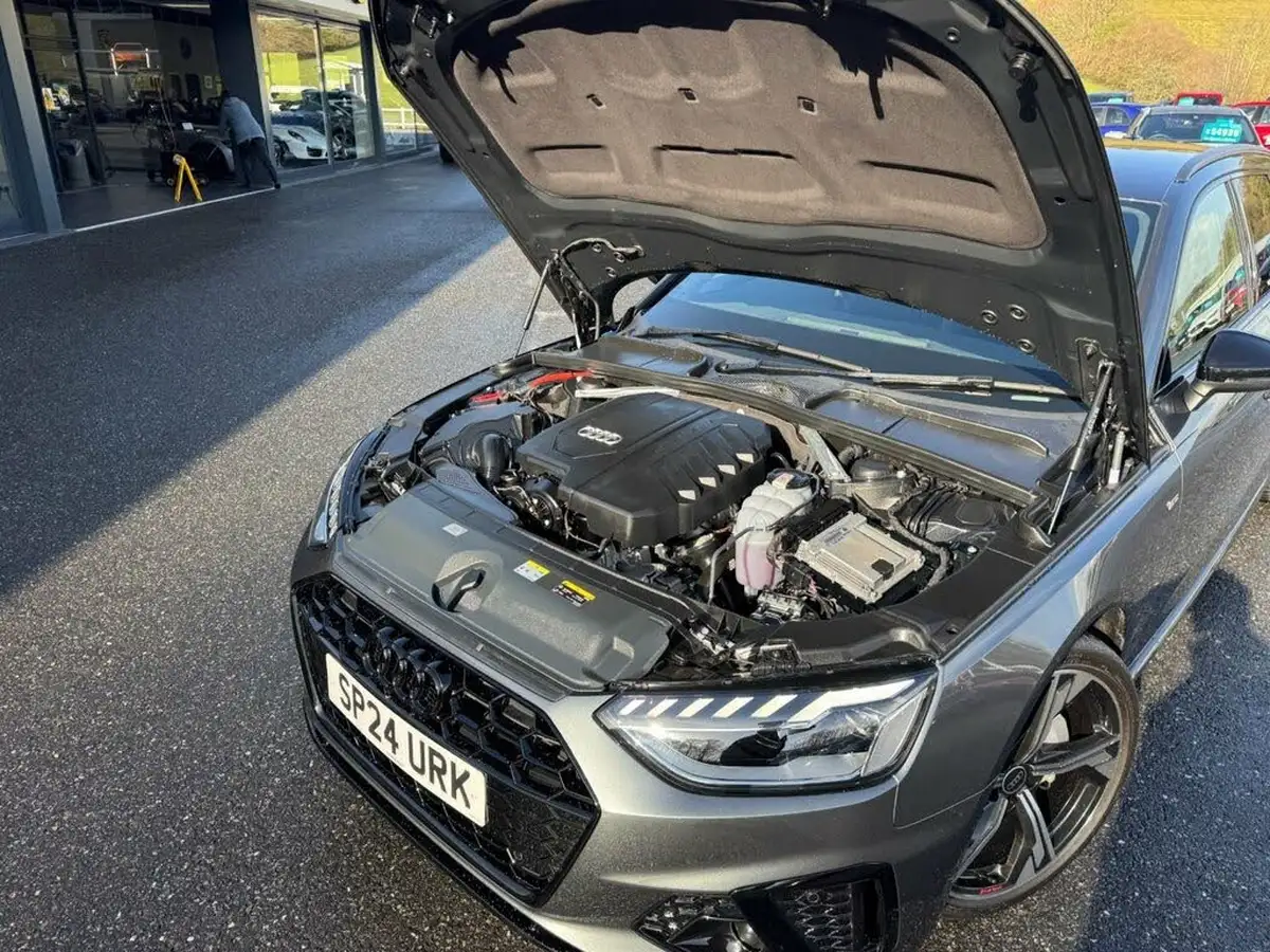 2024-audi-a4-avant-20-40-tfsi-black-edition-big-17