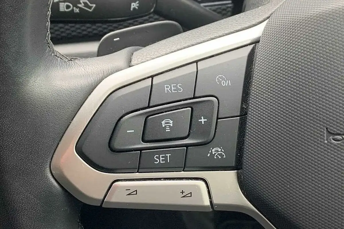 2022-volkswagen-polo-10-tsi-life-dsg-big-13
