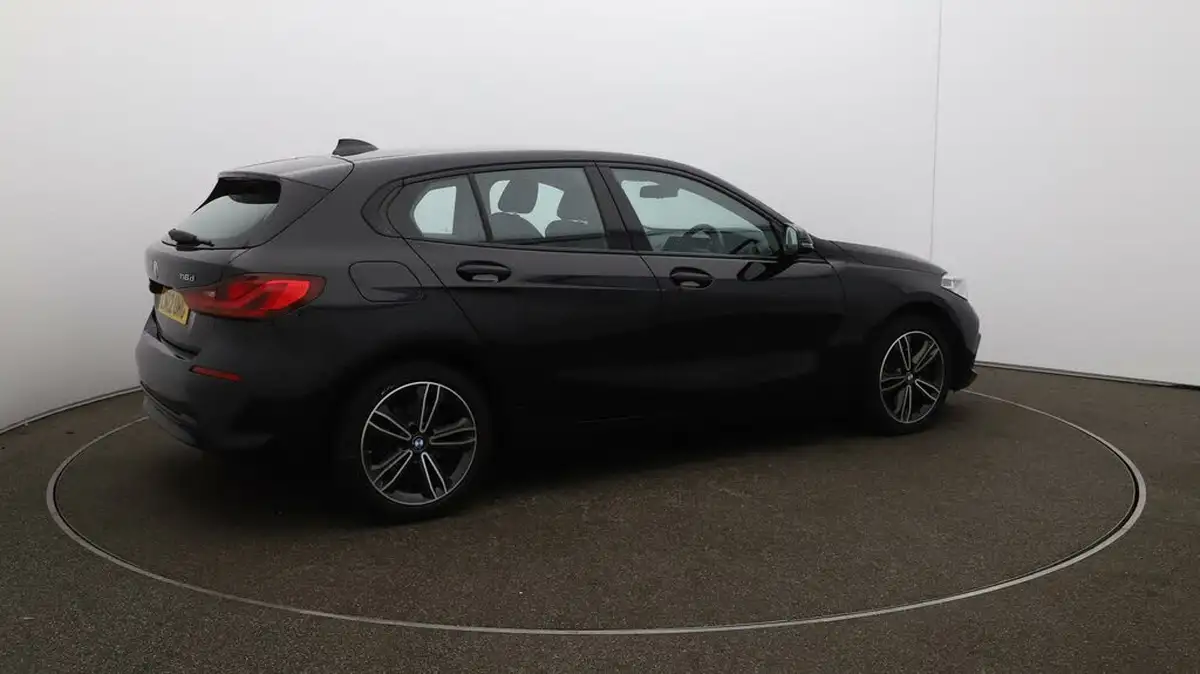 2022-bmw-1-series-15td-116d-sport-dct-big-44