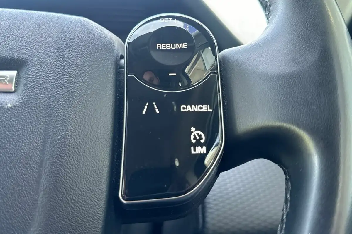 2019-land-rover-range-rover-evoque-20-d180-s-big-11