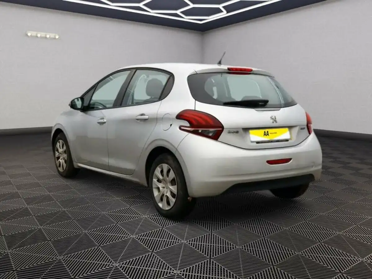 2015-peugeot-208-16bluehdi-access-ac-5d-big-2