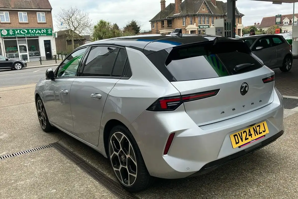 2024-vauxhall-astra-12-turbo-ultimate-130ps-hatchback-big-1