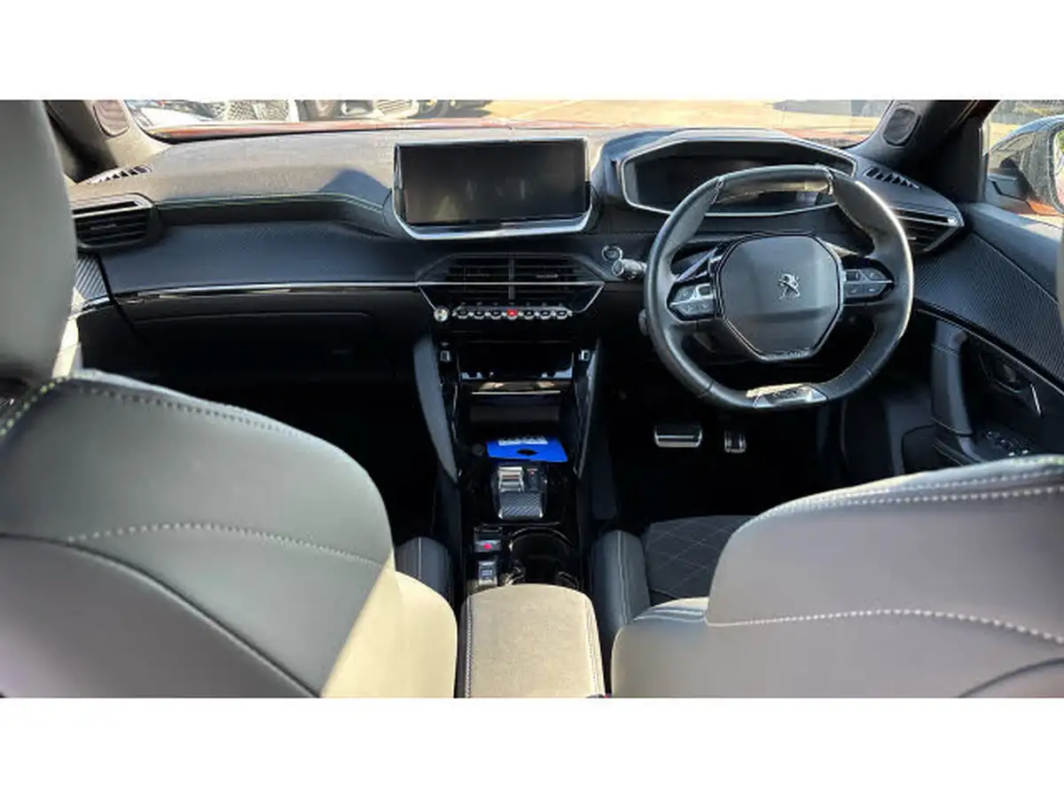 2022-peugeot-2008-suv-e-gt-premium-big-9