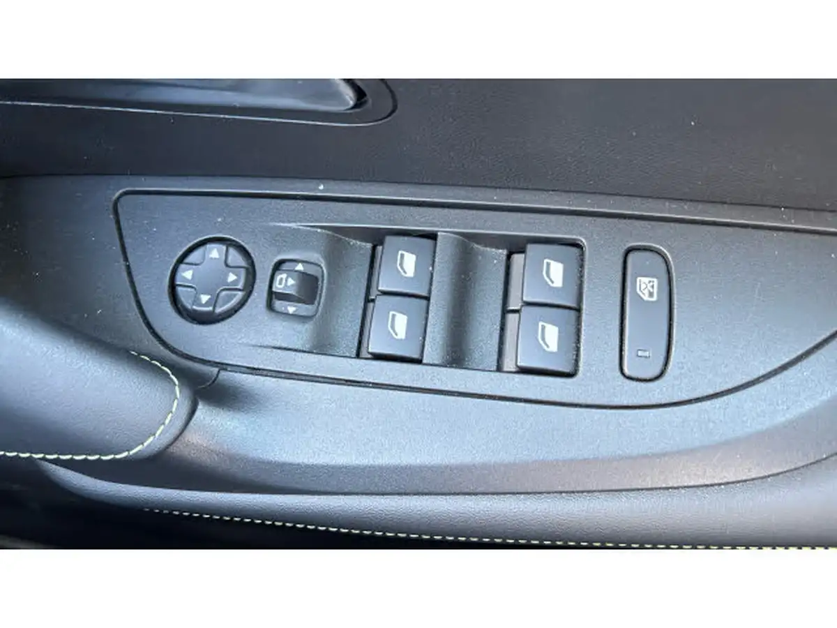 2022-peugeot-2008-suv-e-gt-premium-big-33