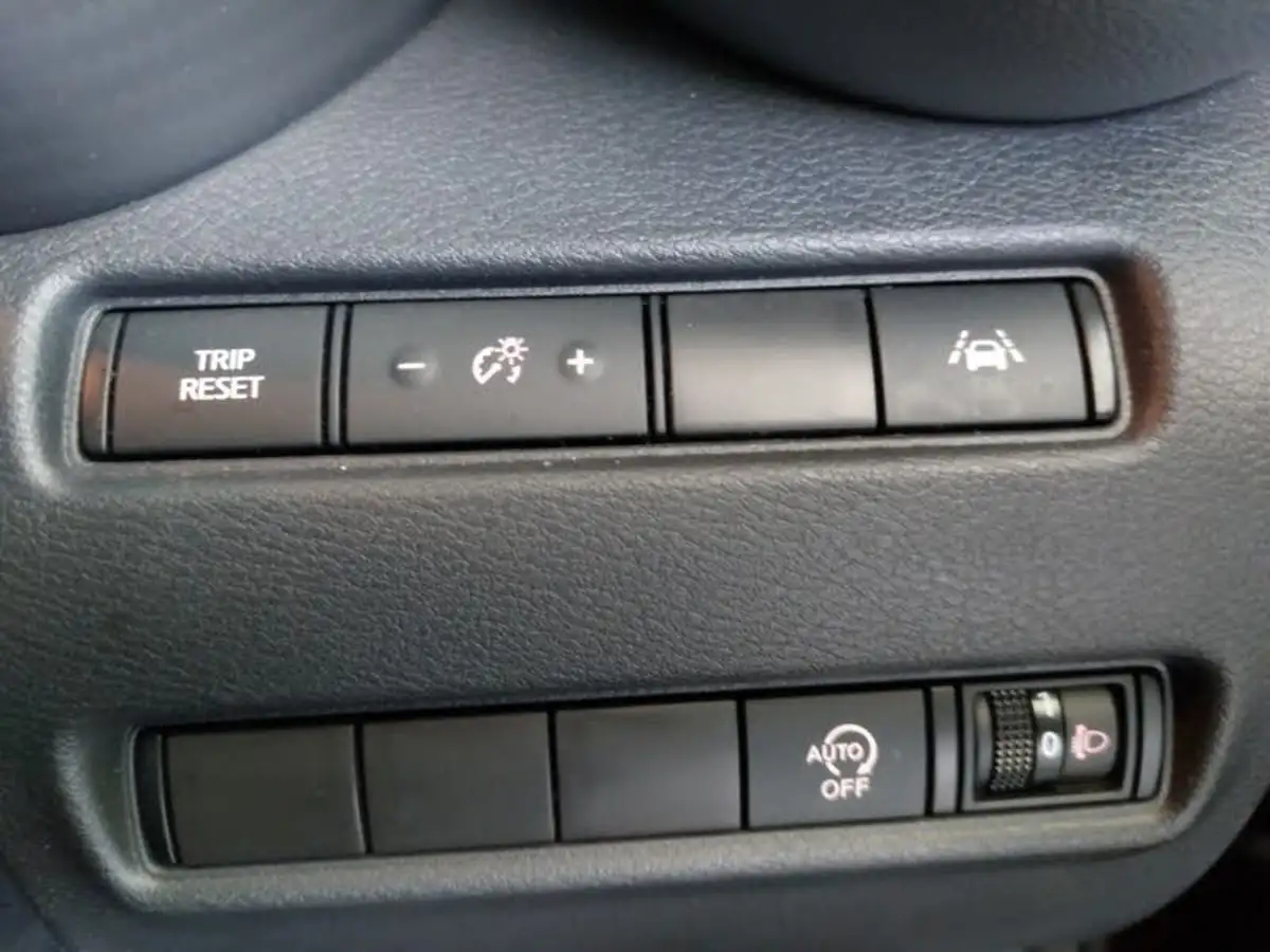 2022-nissan-juke-10-dig-t-n-connecta-big-18