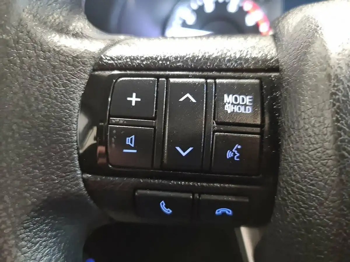 2021-toyota-hi-lux-24d-4d-active-150hpeu6dt-e-double-pick-up-big-26