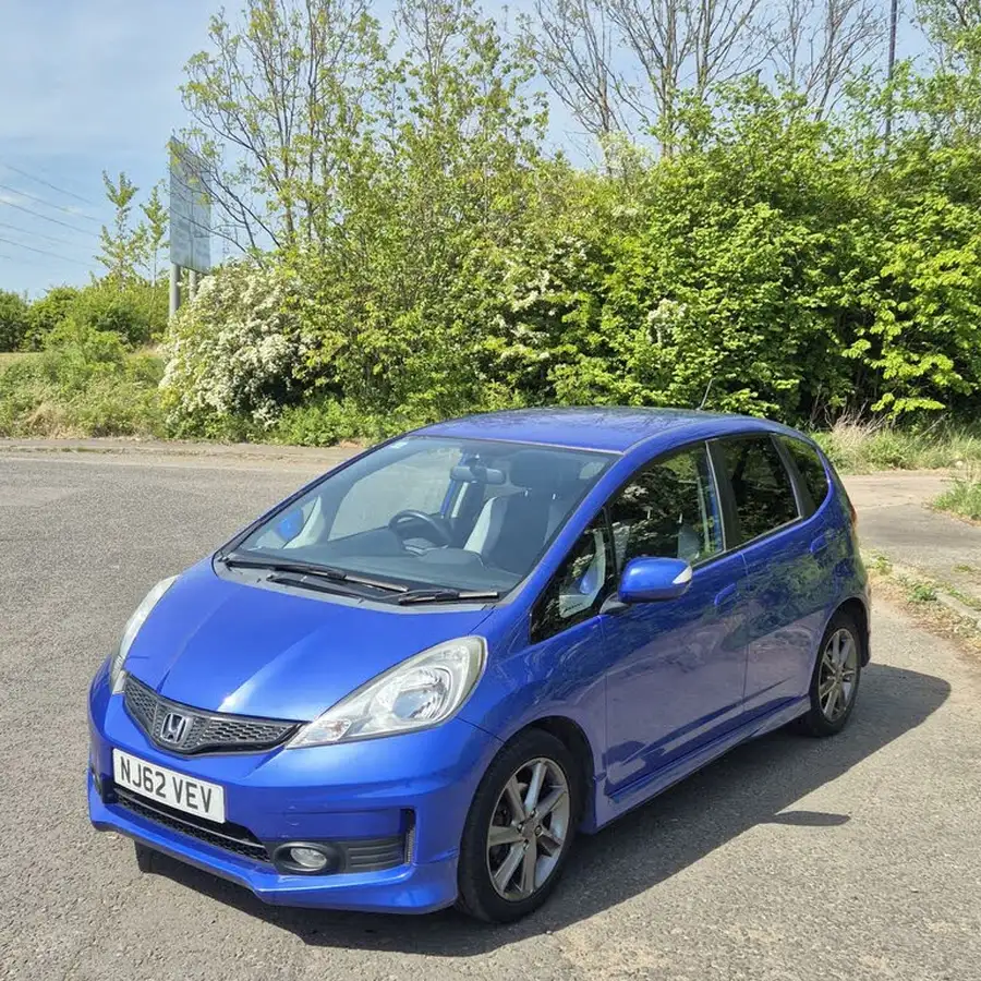 2012-honda-jazz-14-si-big-4