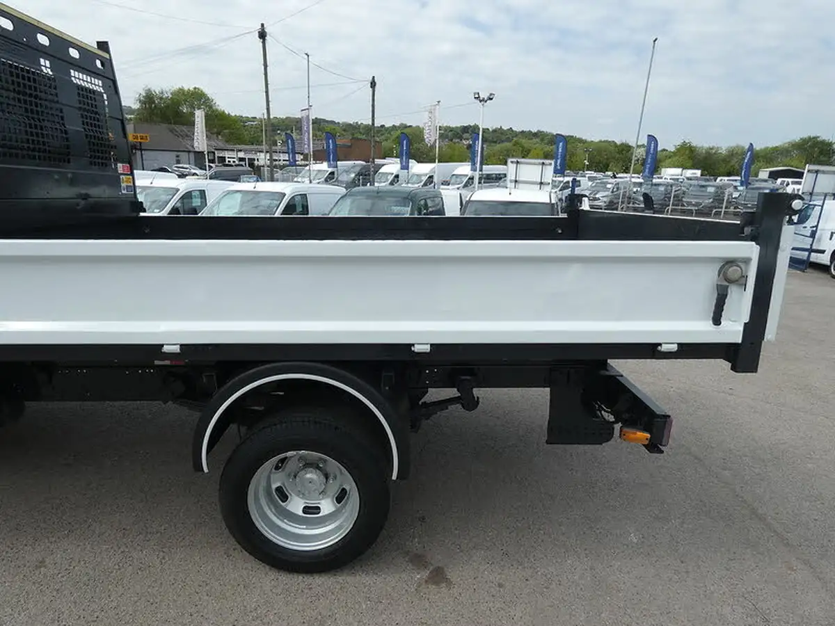 2016-iveco-daily-c-class-23td-35c13-3750-chassis-cab-big-19