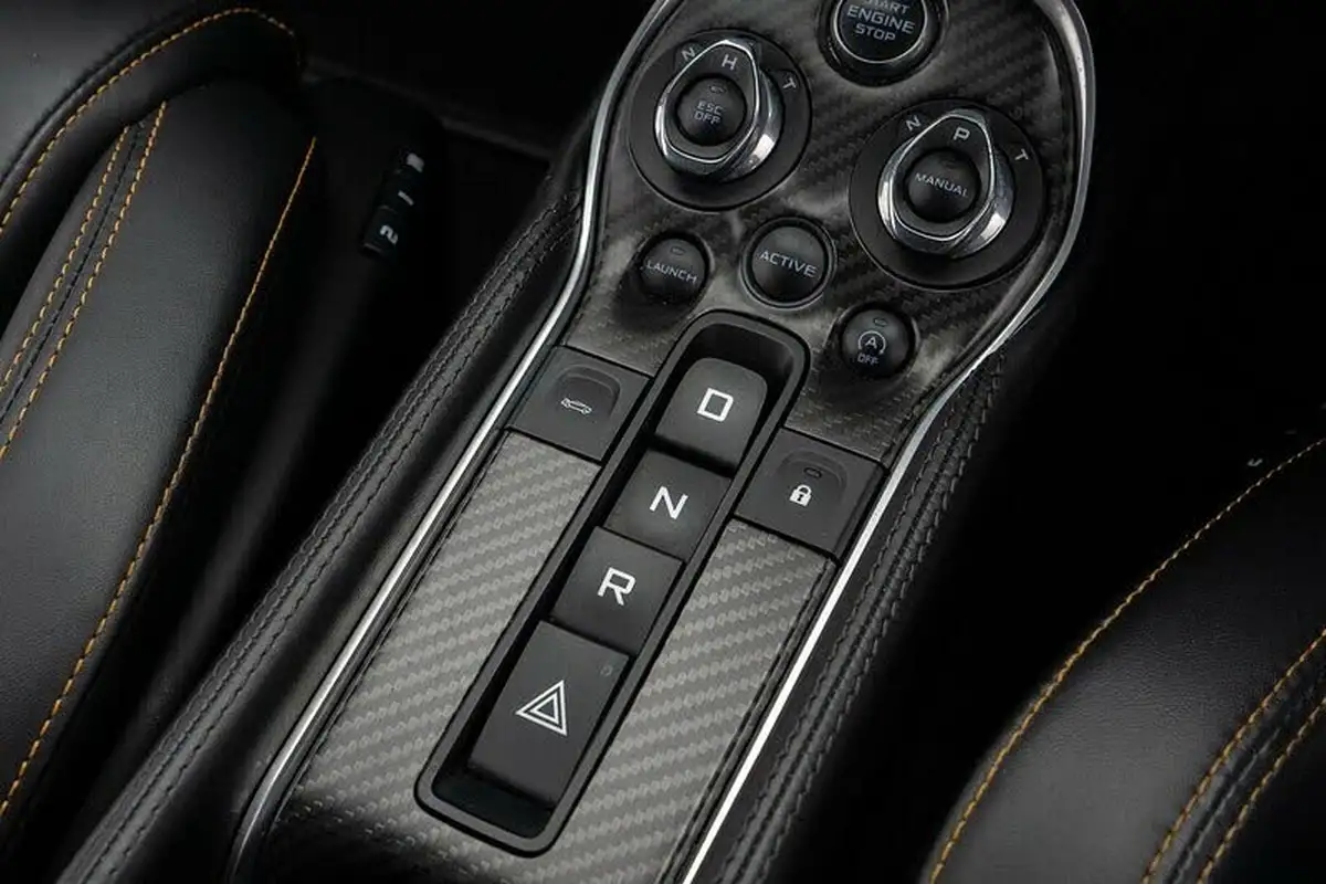 2016-mclaren-540c-38-big-35
